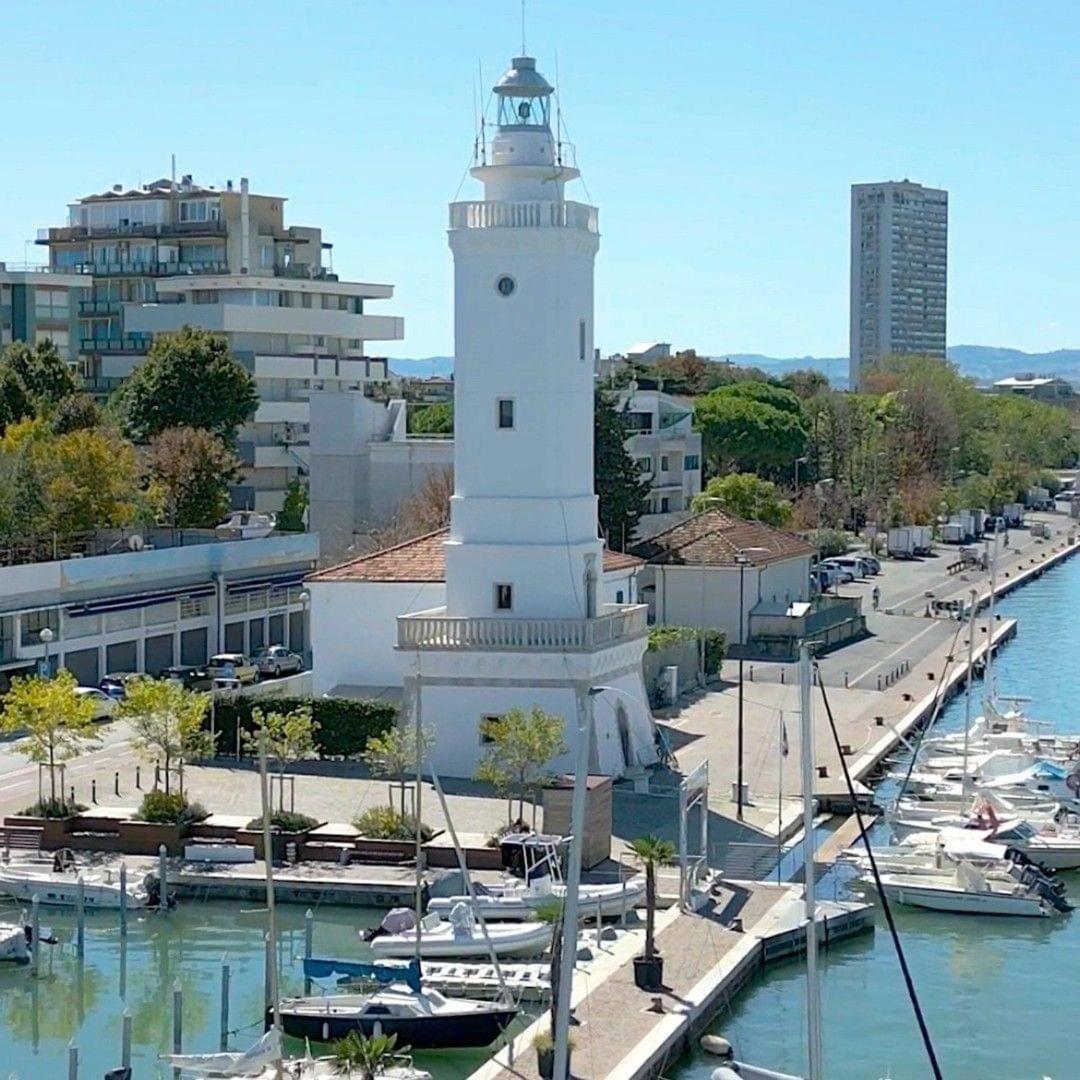 Hotel Parco Fellini Римини Экстерьер фото