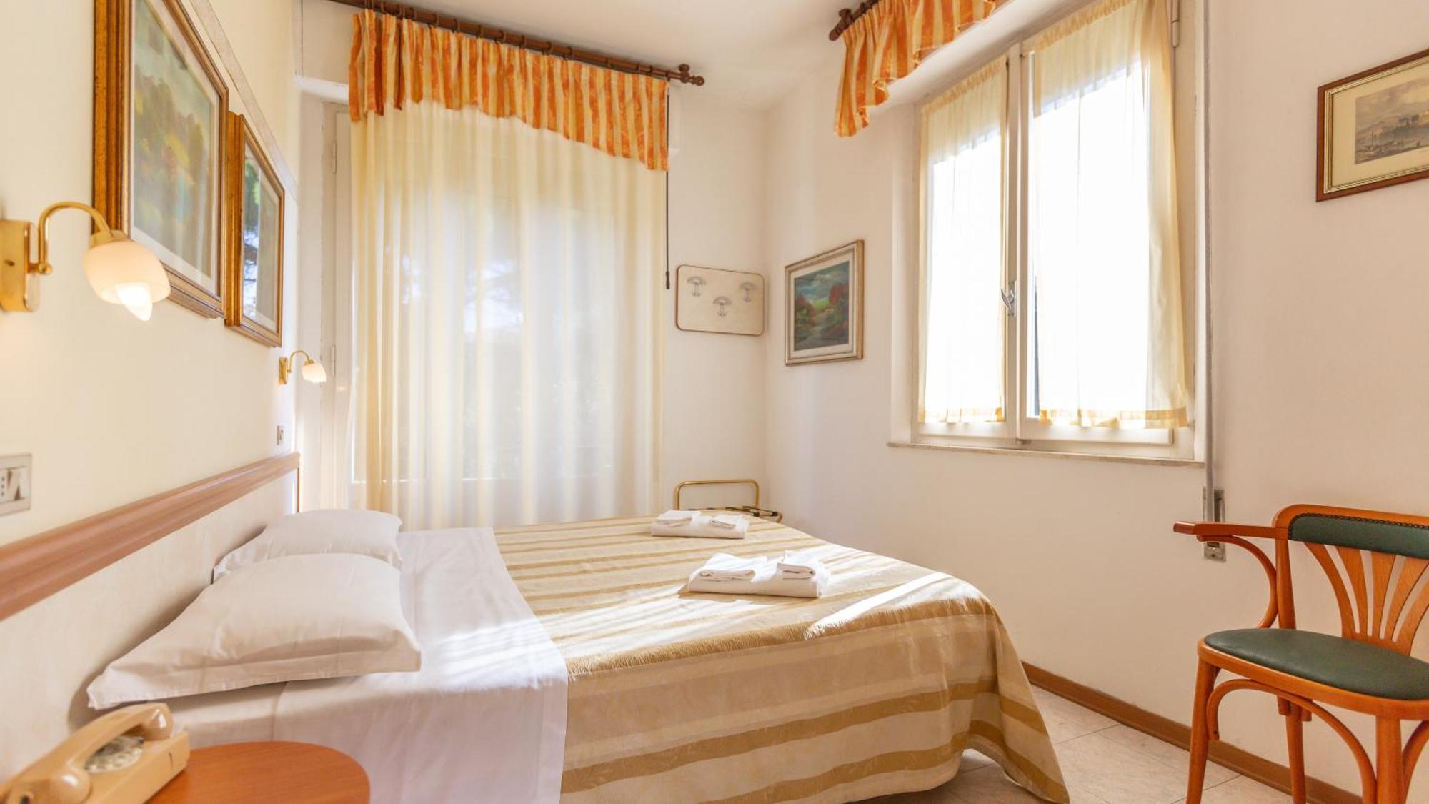 Hotel Parco Fellini Римини Экстерьер фото