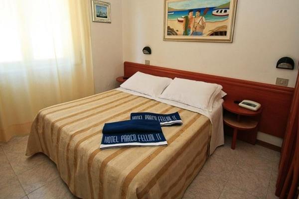 Hotel Parco Fellini Римини Экстерьер фото