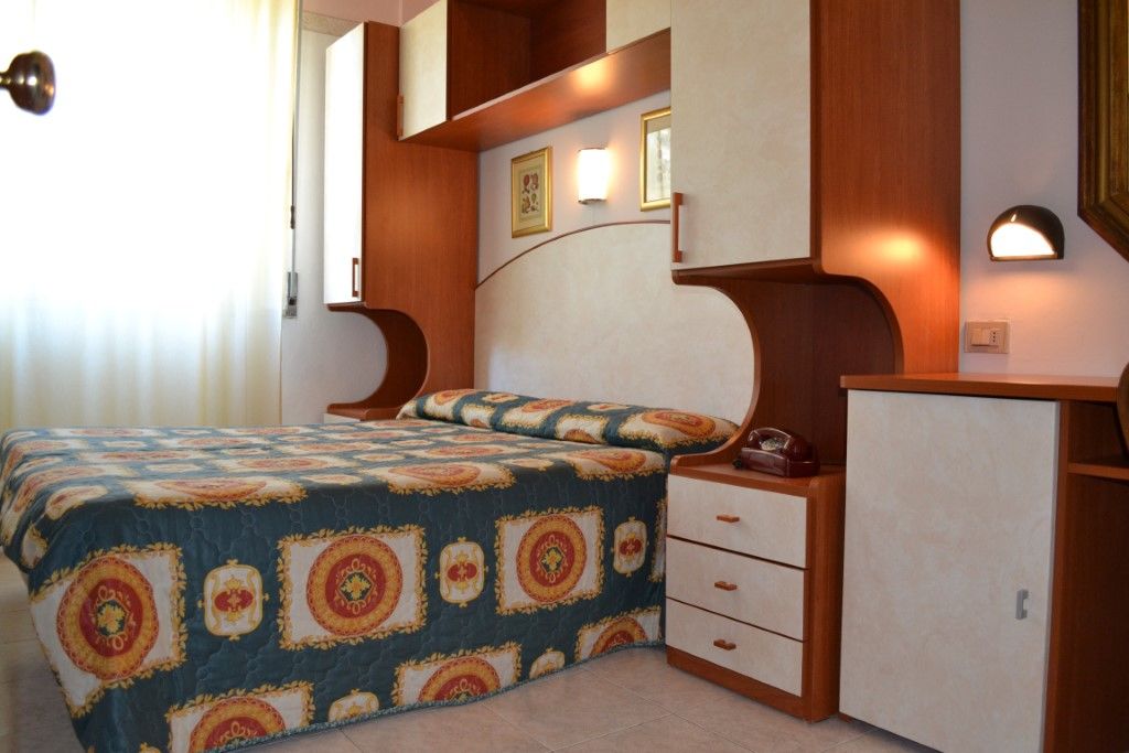 Hotel Parco Fellini Римини Экстерьер фото